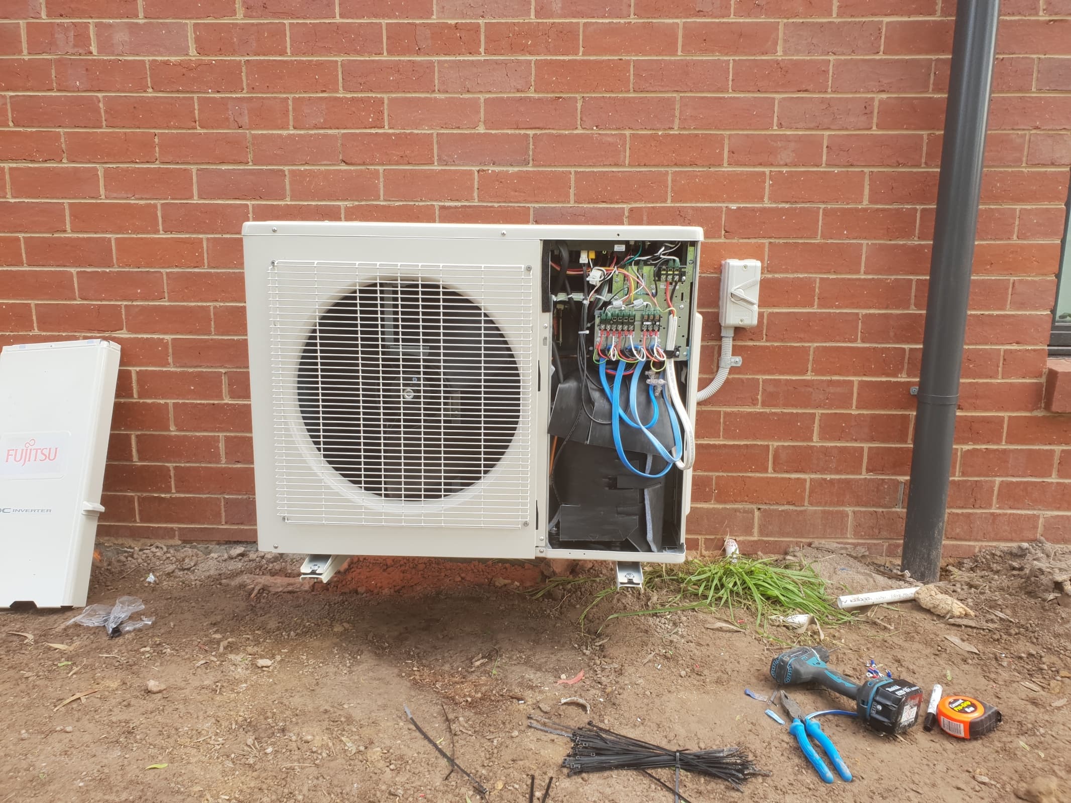 Air conditioning installation